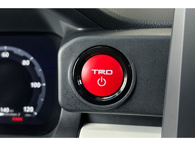 Toyota Tacoma Hybrid Vehicle Full-screen Gallery Image 23