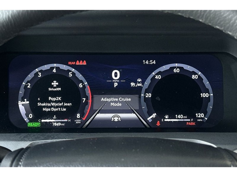 Toyota Tacoma Hybrid Vehicle Full-screen Gallery Image 27