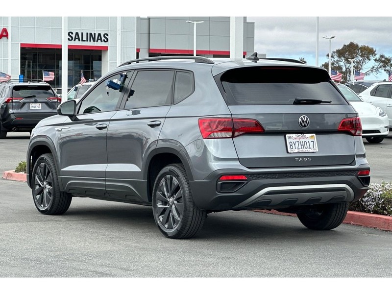 Volkswagen Taos Vehicle Full-screen Gallery Image 06