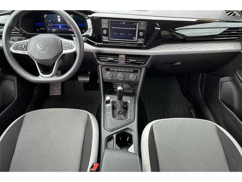 Volkswagen Taos Vehicle Full-screen Gallery Image 14