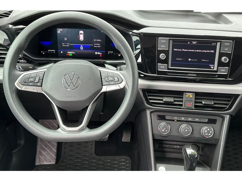 Volkswagen Taos Vehicle Full-screen Gallery Image 15