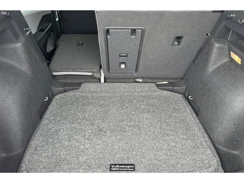 Volkswagen Taos Vehicle Full-screen Gallery Image 16