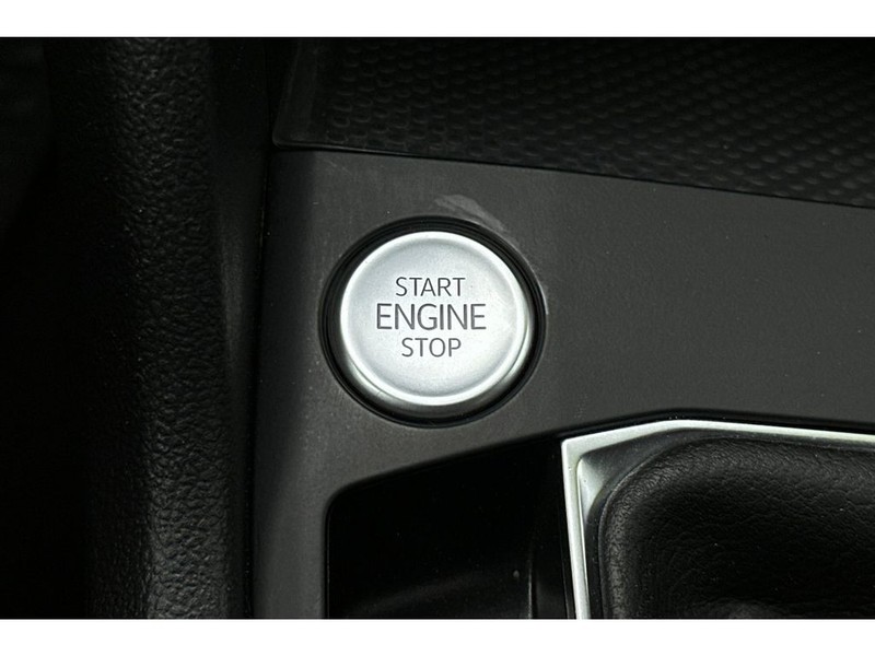 Volkswagen Taos Vehicle Full-screen Gallery Image 24