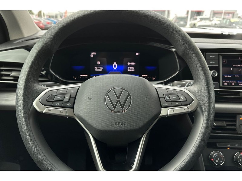 Volkswagen Taos Vehicle Full-screen Gallery Image 25