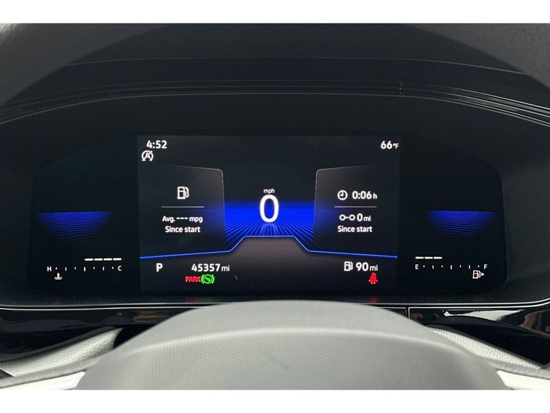 Volkswagen Taos Vehicle Full-screen Gallery Image 28
