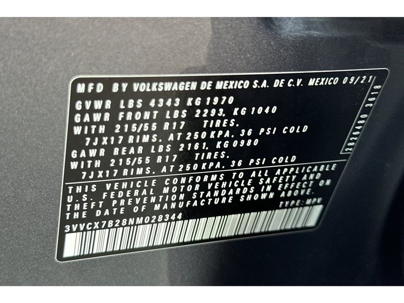 Volkswagen Taos Vehicle Full-screen Gallery Image 33