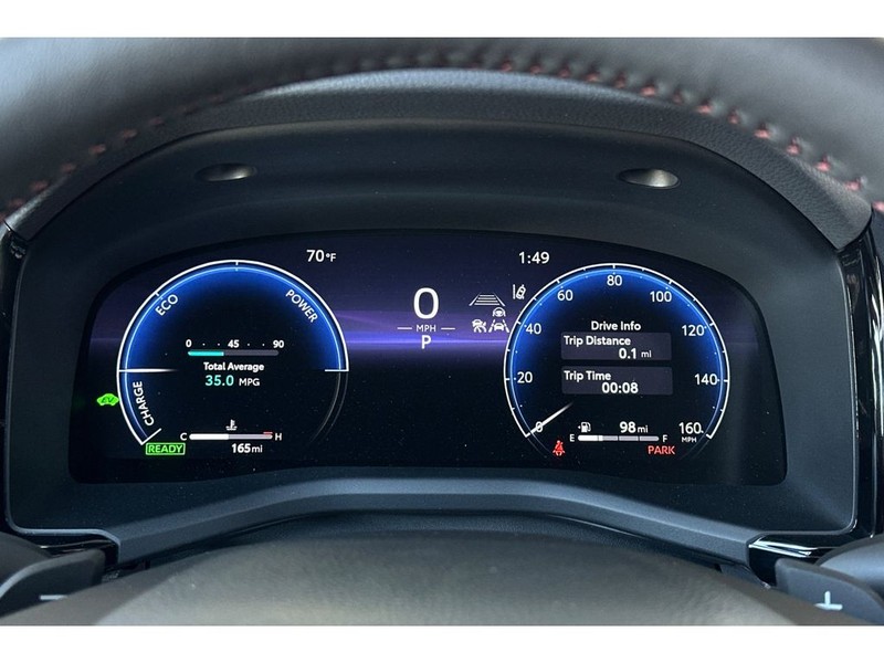 Toyota Camry Hybrid Vehicle Full-screen Gallery Image 28
