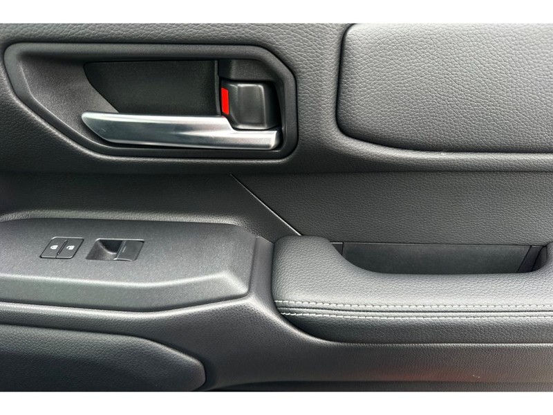 Toyota Land Cruiser Vehicle Full-screen Gallery Image 20