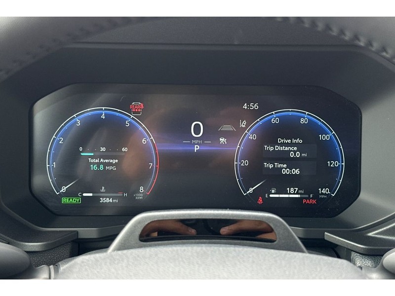 Toyota Land Cruiser Vehicle Full-screen Gallery Image 30