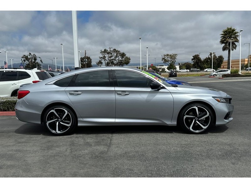 Honda Accord Vehicle Full-screen Gallery Image 03