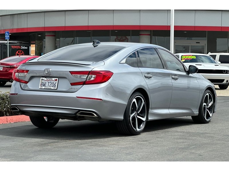 Honda Accord Vehicle Full-screen Gallery Image 04