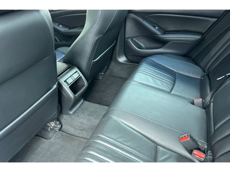 Honda Accord Vehicle Full-screen Gallery Image 13