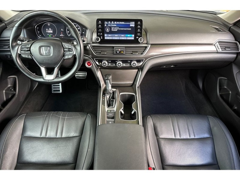 Honda Accord Vehicle Full-screen Gallery Image 14
