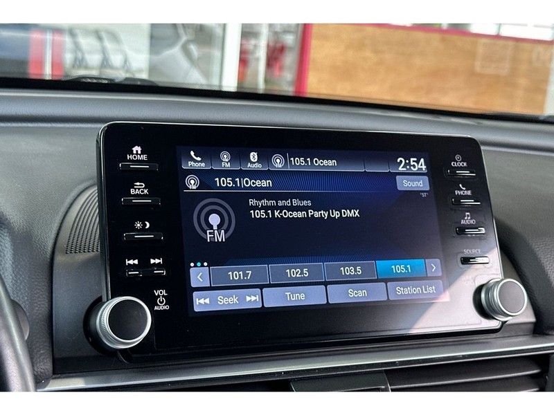 Honda Accord Vehicle Full-screen Gallery Image 19