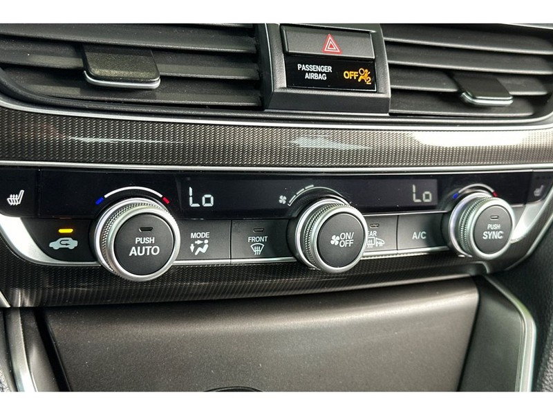 Honda Accord Vehicle Full-screen Gallery Image 21