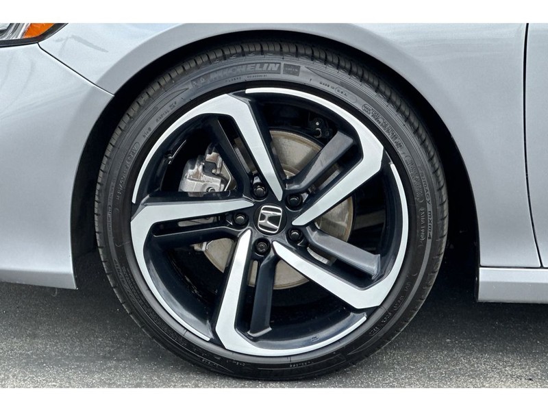 Honda Accord Vehicle Full-screen Gallery Image 30