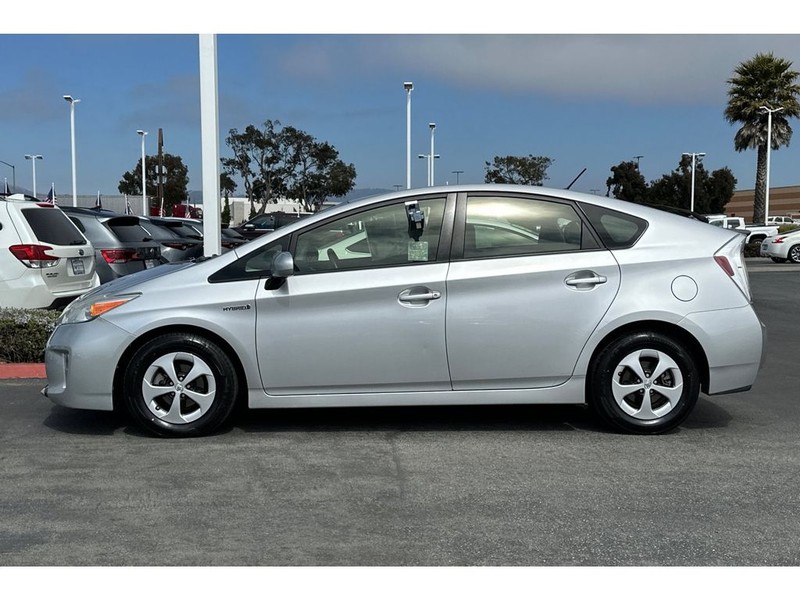Toyota Prius Vehicle Full-screen Gallery Image 07