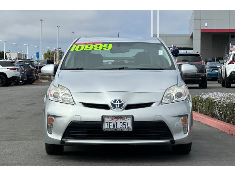 Toyota Prius Vehicle Full-screen Gallery Image 09