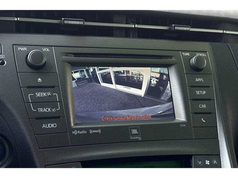 Toyota Prius Vehicle Full-screen Gallery Image 22