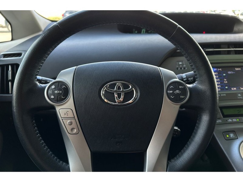 Toyota Prius Vehicle Full-screen Gallery Image 26