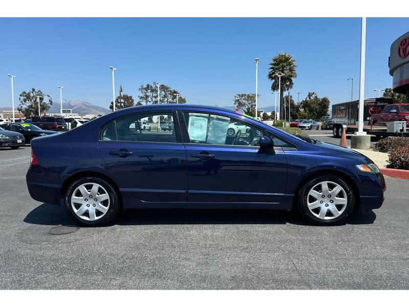 Honda Civic Vehicle Full-screen Gallery Image 03