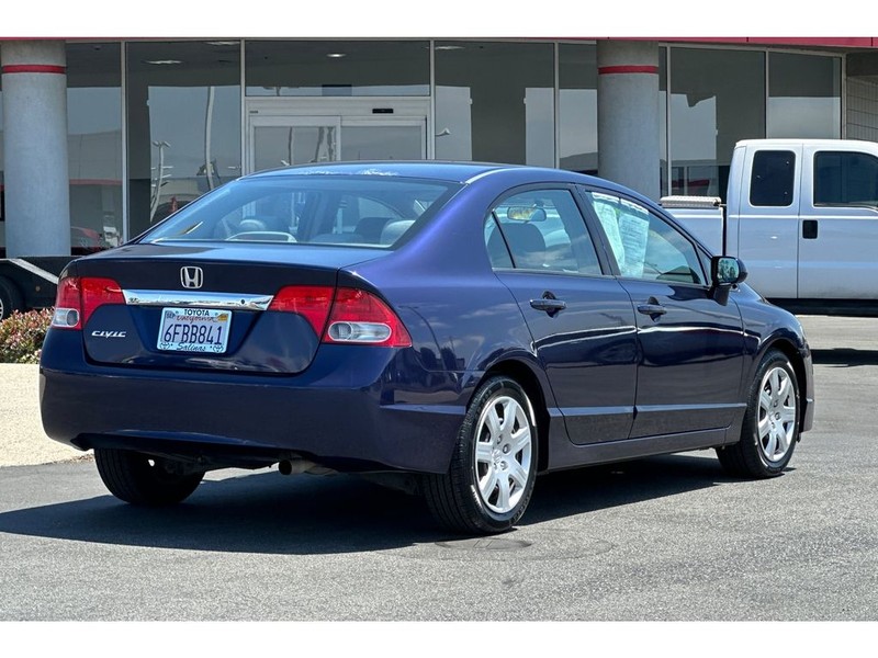 Honda Civic Vehicle Full-screen Gallery Image 04