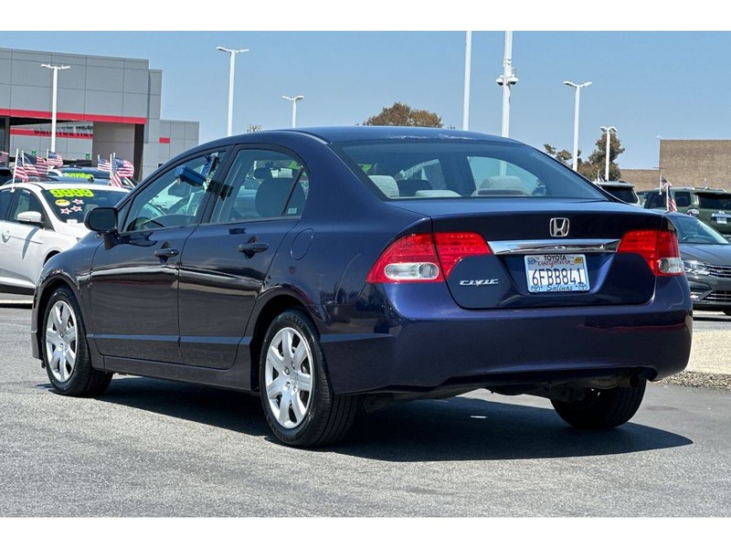 Honda Civic Vehicle Full-screen Gallery Image 06