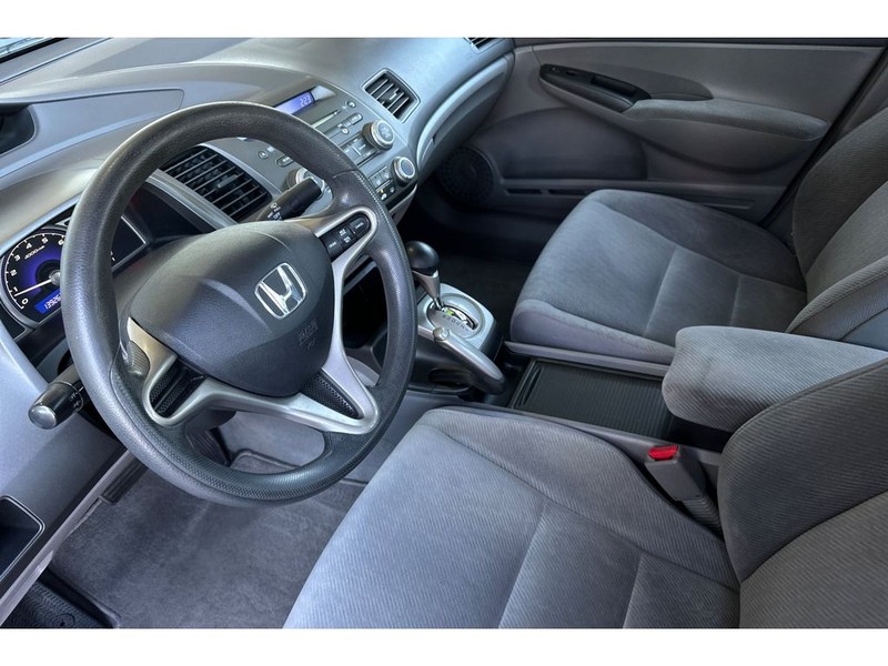 Honda Civic Vehicle Full-screen Gallery Image 10