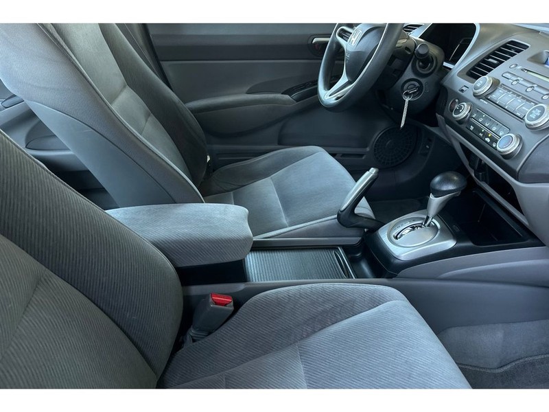 Honda Civic Vehicle Full-screen Gallery Image 16