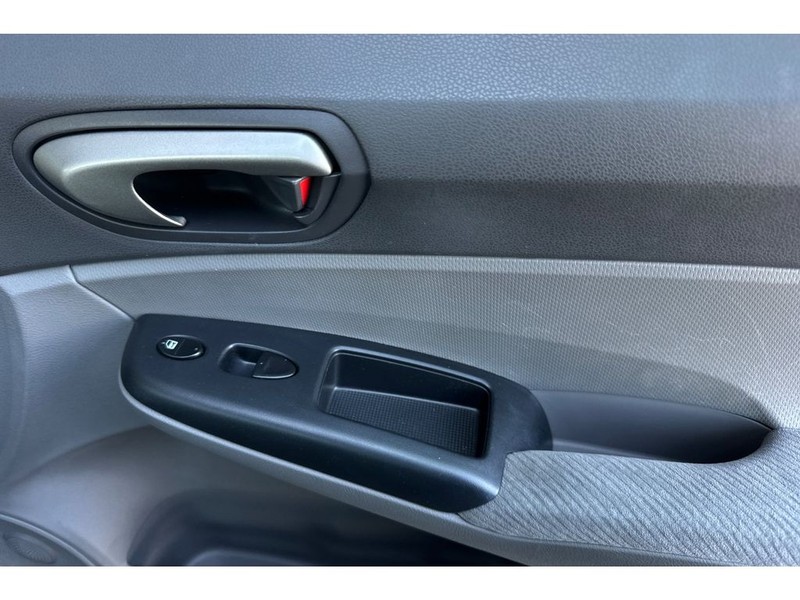 Honda Civic Vehicle Full-screen Gallery Image 18