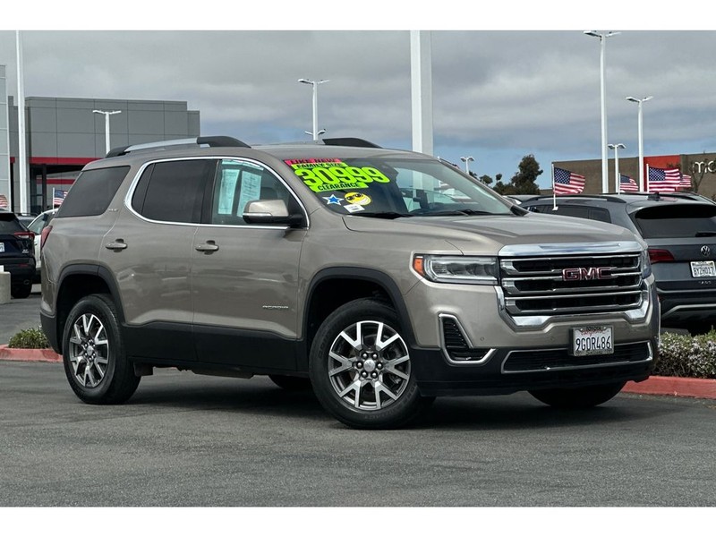 GMC Acadia Vehicle Full-screen Gallery Image 02