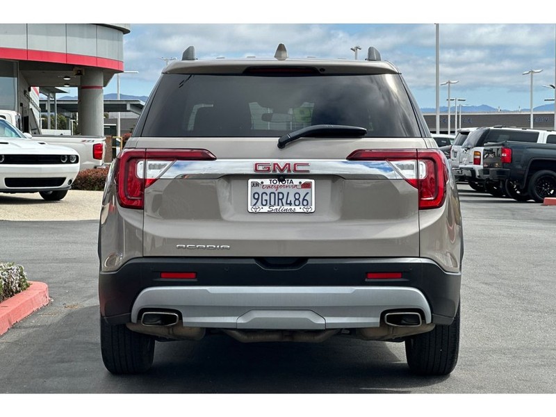 GMC Acadia Vehicle Full-screen Gallery Image 05
