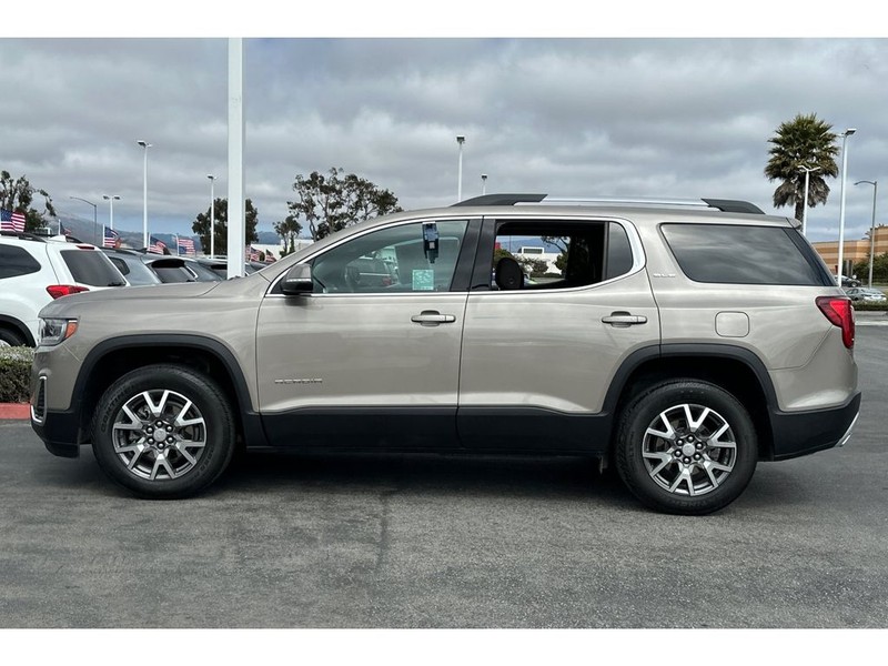 GMC Acadia Vehicle Full-screen Gallery Image 07
