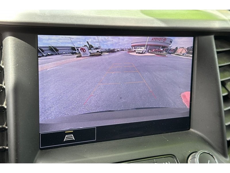 GMC Acadia Vehicle Full-screen Gallery Image 24