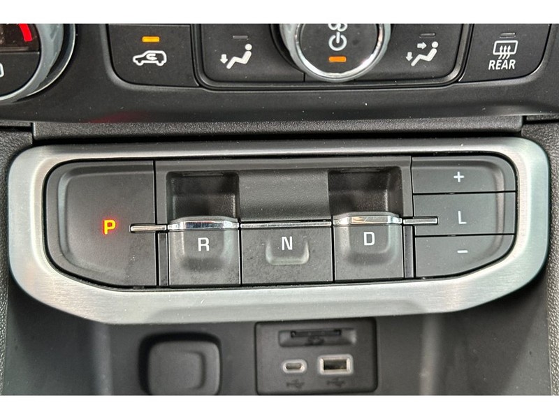GMC Acadia Vehicle Full-screen Gallery Image 26