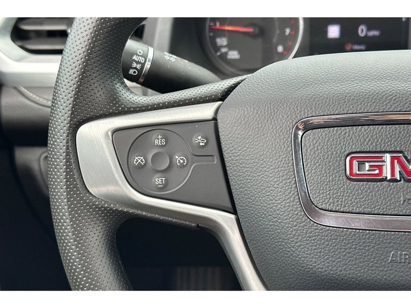 GMC Acadia Vehicle Full-screen Gallery Image 29