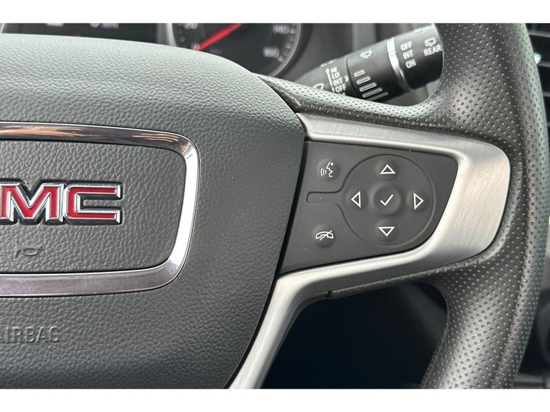 GMC Acadia Vehicle Full-screen Gallery Image 30