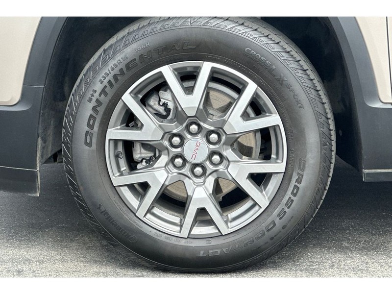 GMC Acadia Vehicle Full-screen Gallery Image 34