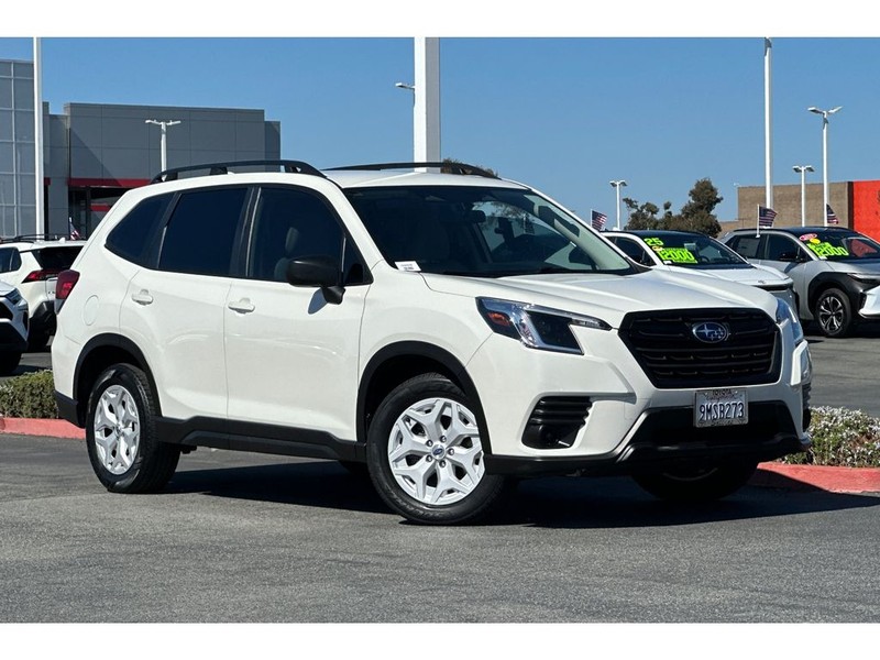 Subaru Forester Vehicle Full-screen Gallery Image 02