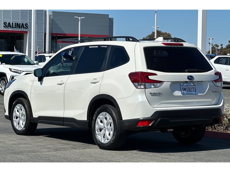 Subaru Forester Vehicle Full-screen Gallery Image 06
