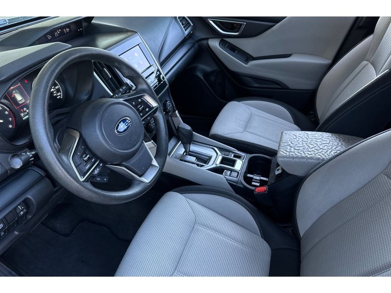 Subaru Forester Vehicle Full-screen Gallery Image 10