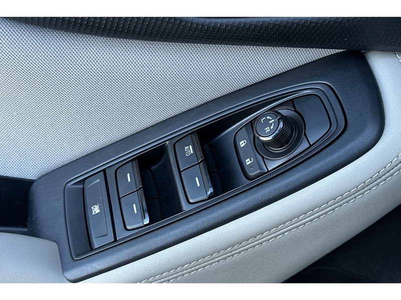 Subaru Forester Vehicle Full-screen Gallery Image 12