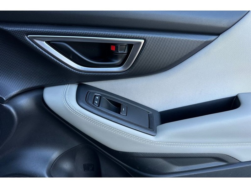 Subaru Forester Vehicle Full-screen Gallery Image 19