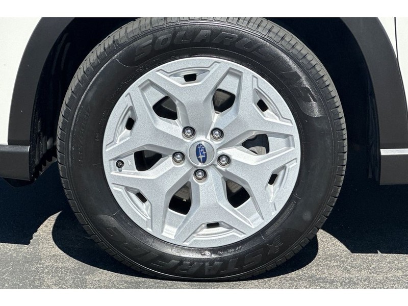 Subaru Forester Vehicle Full-screen Gallery Image 30