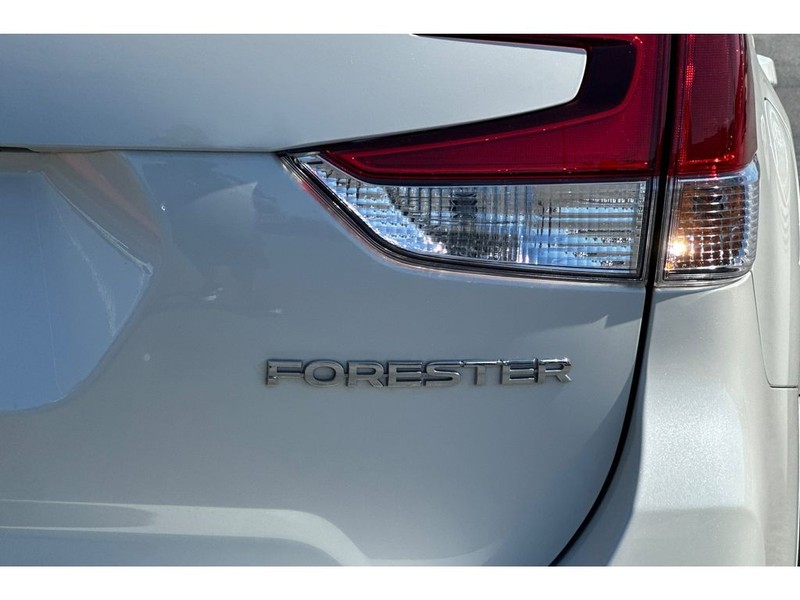 Subaru Forester Vehicle Full-screen Gallery Image 31