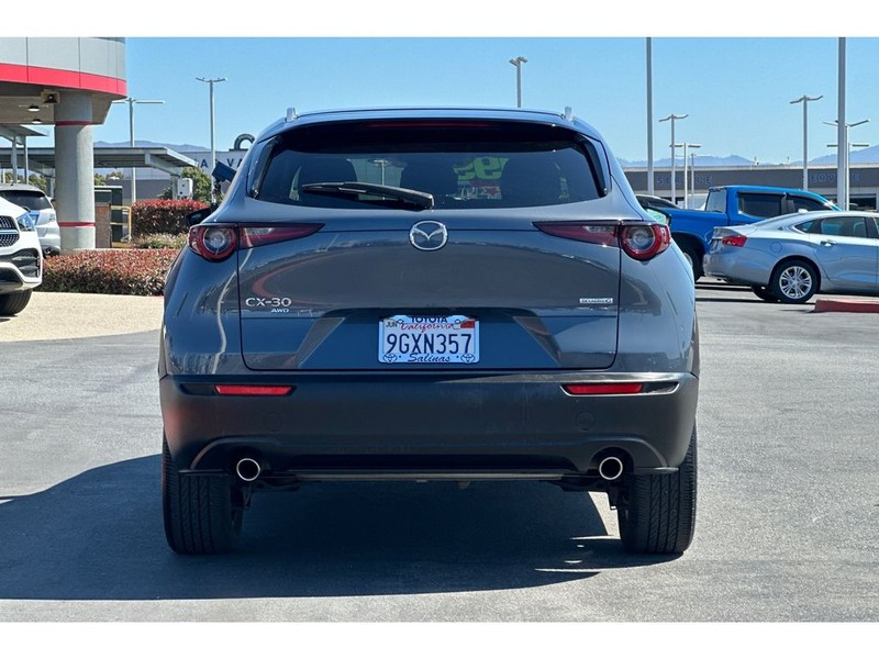 Mazda CX-30 Vehicle Full-screen Gallery Image 05
