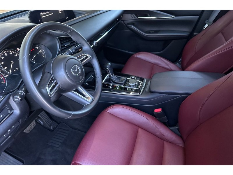Mazda CX-30 Vehicle Full-screen Gallery Image 10