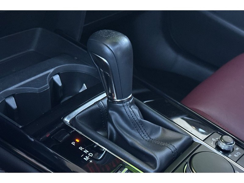 Mazda CX-30 Vehicle Full-screen Gallery Image 24