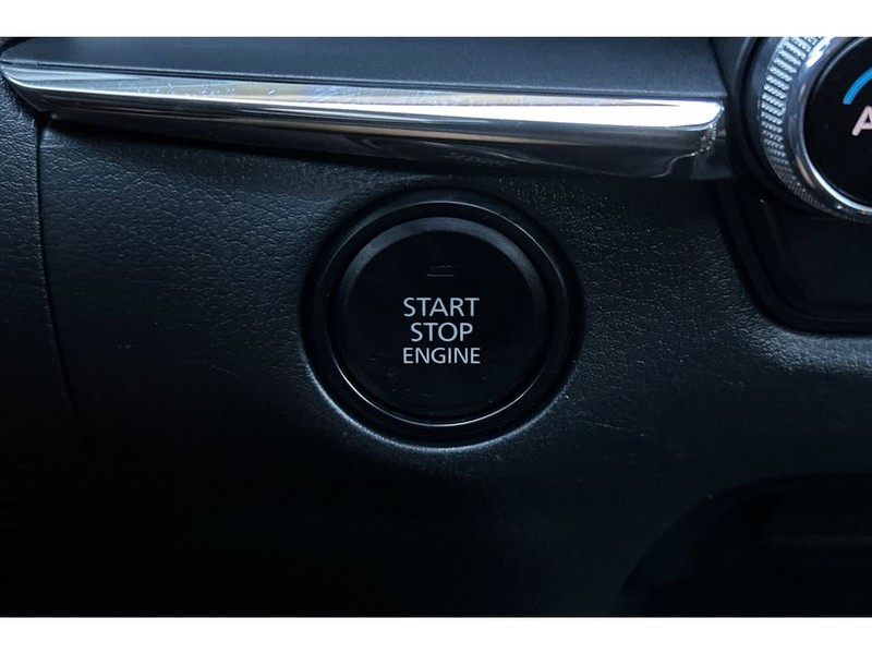 Mazda CX-30 Vehicle Full-screen Gallery Image 25
