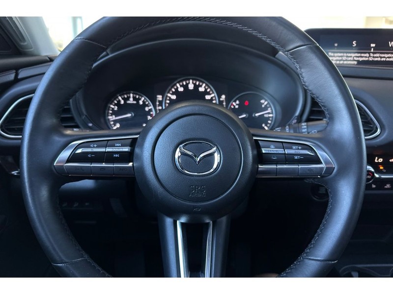 Mazda CX-30 Vehicle Full-screen Gallery Image 26